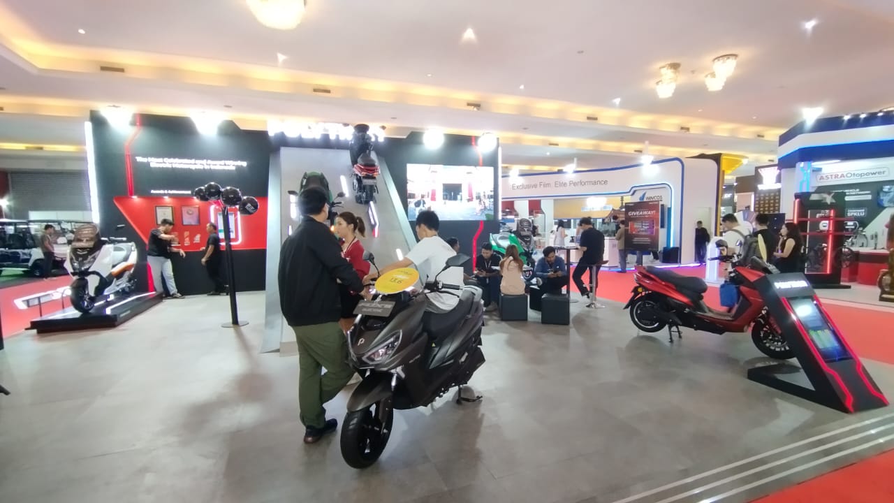 Menjelang Lebaran, merek motor listrik Polytron masih menggelar promo menarik berupa diskon sebesar Rp5 juta. (Foto: Kabar Bursa/Harun)