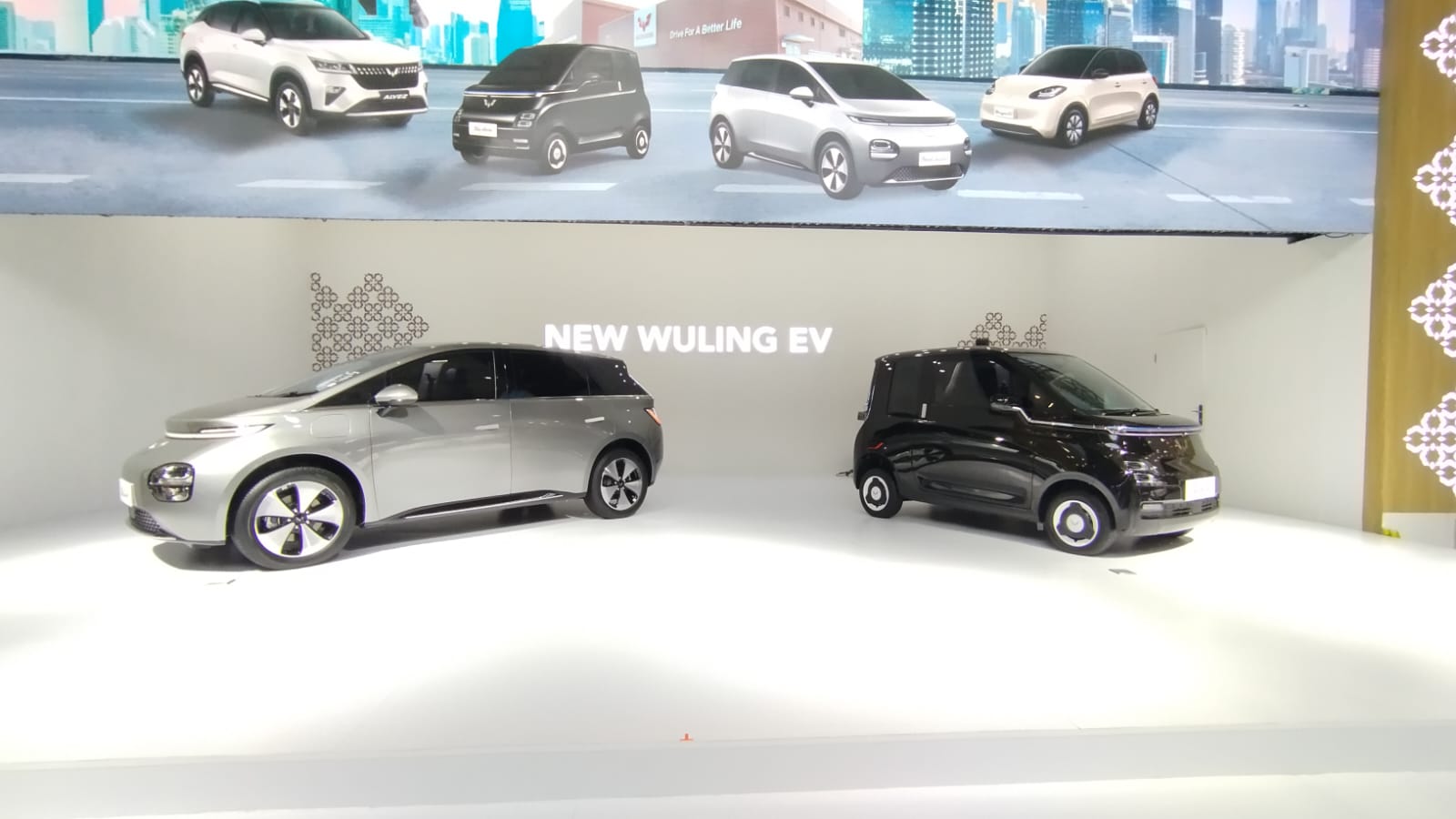 Penjualan Wuling Melonjak di bulan Februari 2025, mobil listrik Air ev dan Cloud EV menjadi andalan Wuling. Foto: Harun/KabarBursa.com 