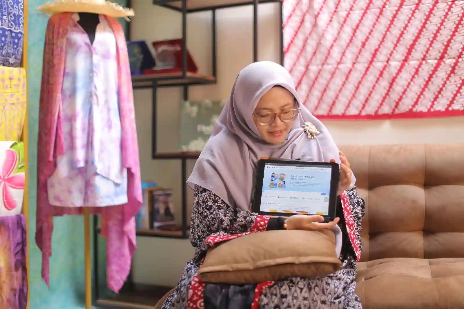 Bank BRI lewat BRIncubator dorong Findmeera Jadi UMKM fashion berprestasi. Foto: dok. BRI