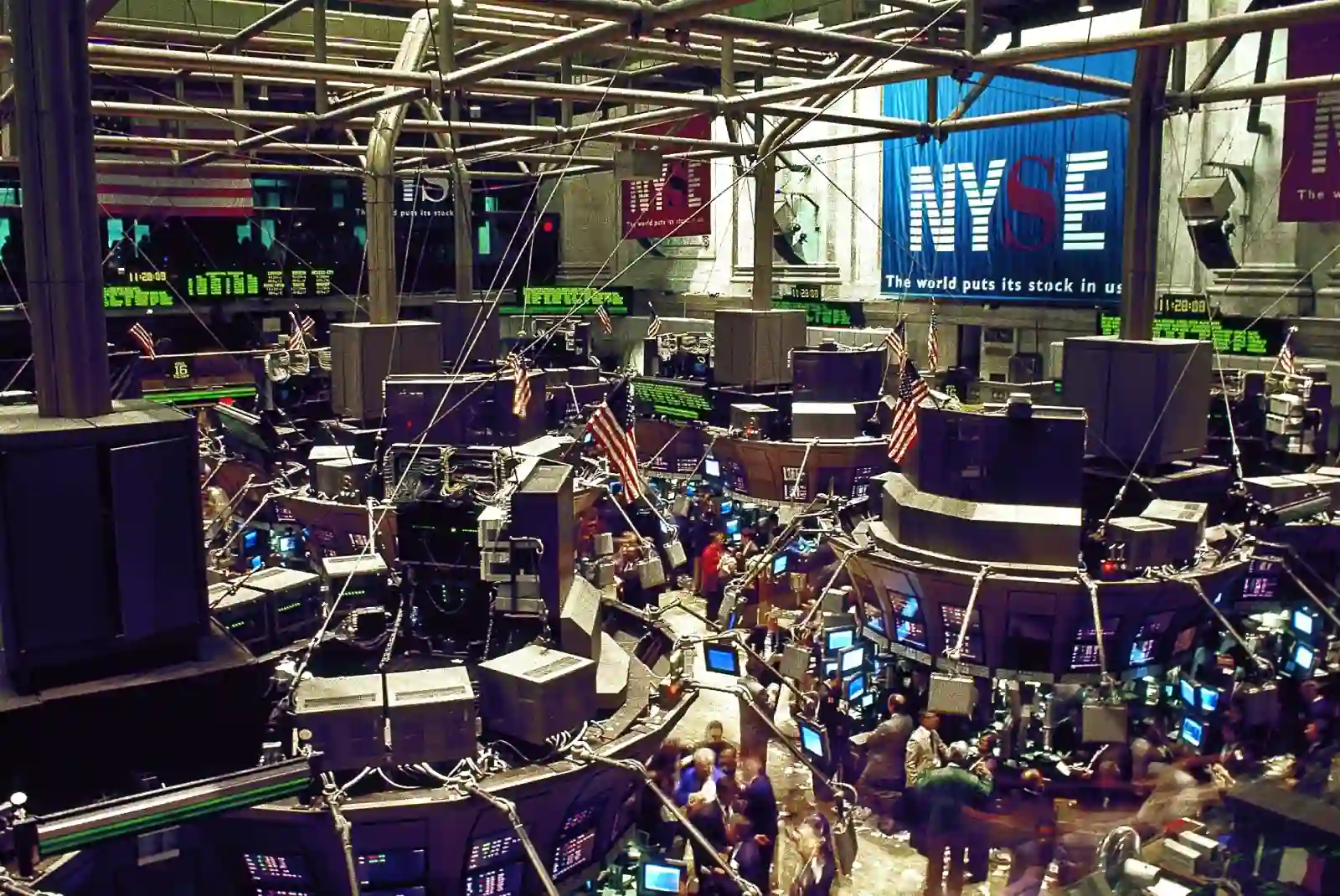 Ilustrasi: Suasana New York Stock Exchange (NYSE) atau populer sebagai Wall Street. (Foto: Public Domain Pictures)