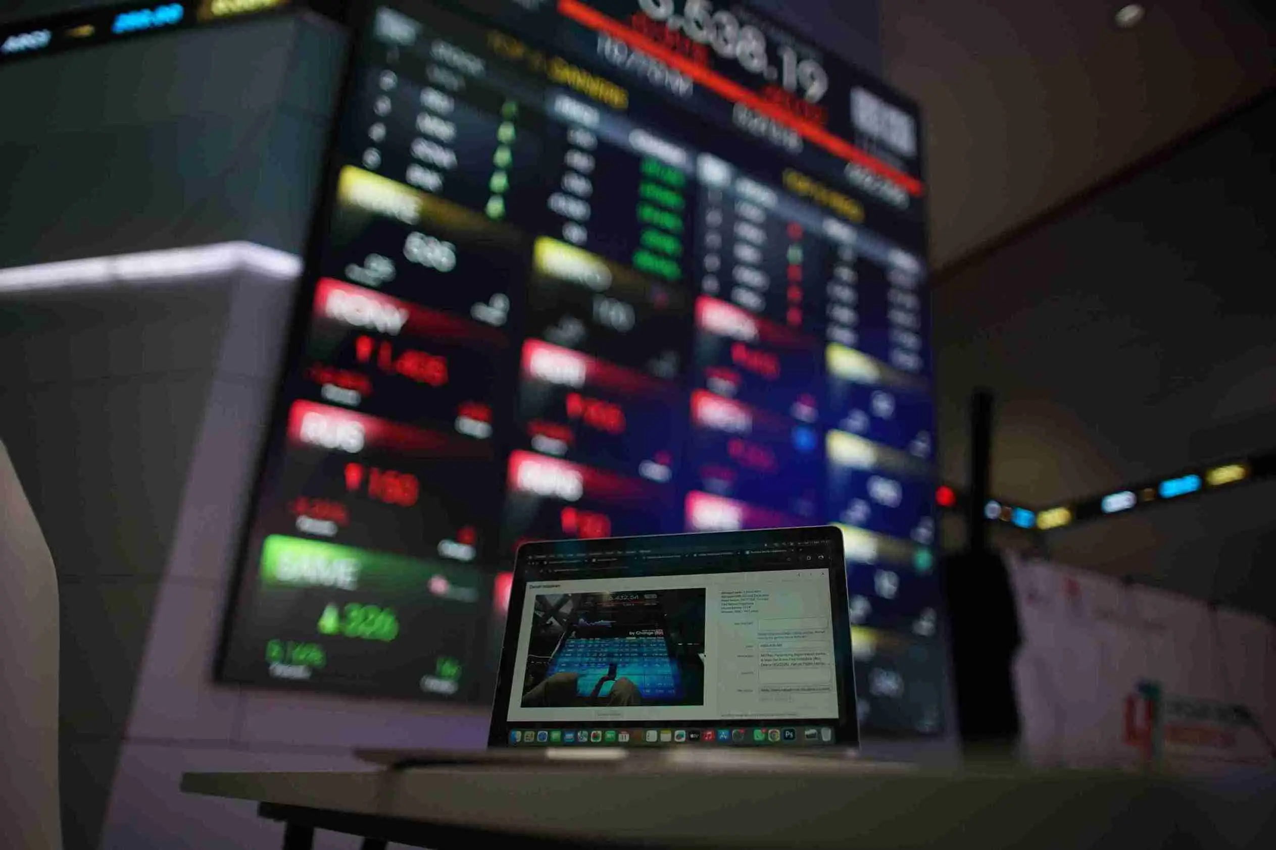 Papan pantau IHSG di Bursa Efek Indonesia Foto: Dok KabarBursa.com