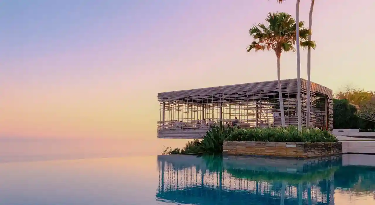 Pemandangan darti salah satu hotel milik PT Bukit Uluwatu Villa Tbk. Foto: BuvaGroup.