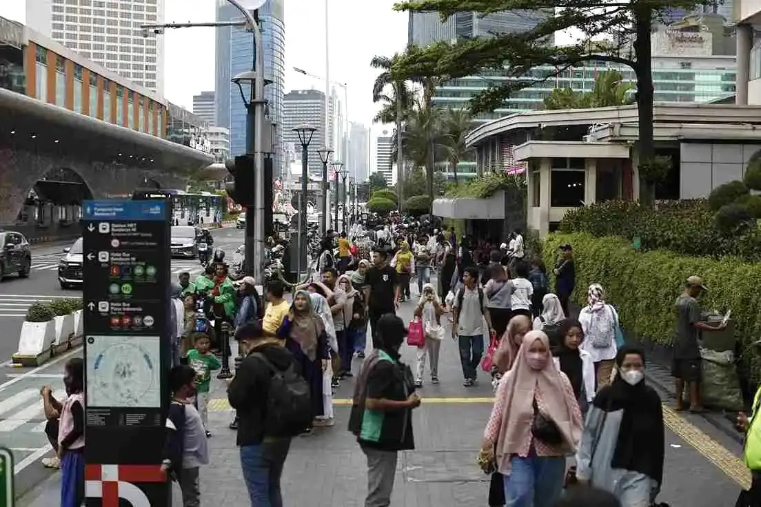 Aktivitas warga Jakarta di Jalan MH Thamrin. (Foto: Dok. KabarBursa)