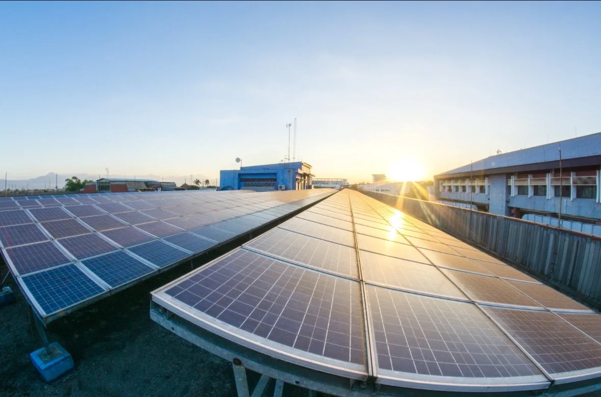 IEEFA ungkap PLTS bisa hemat Rp67 triliun per tahun, lebih efisien dibanding PLTD dan kurangi beban subsidi energi nasional. Foto: Dok. Kementerian ESDM.
