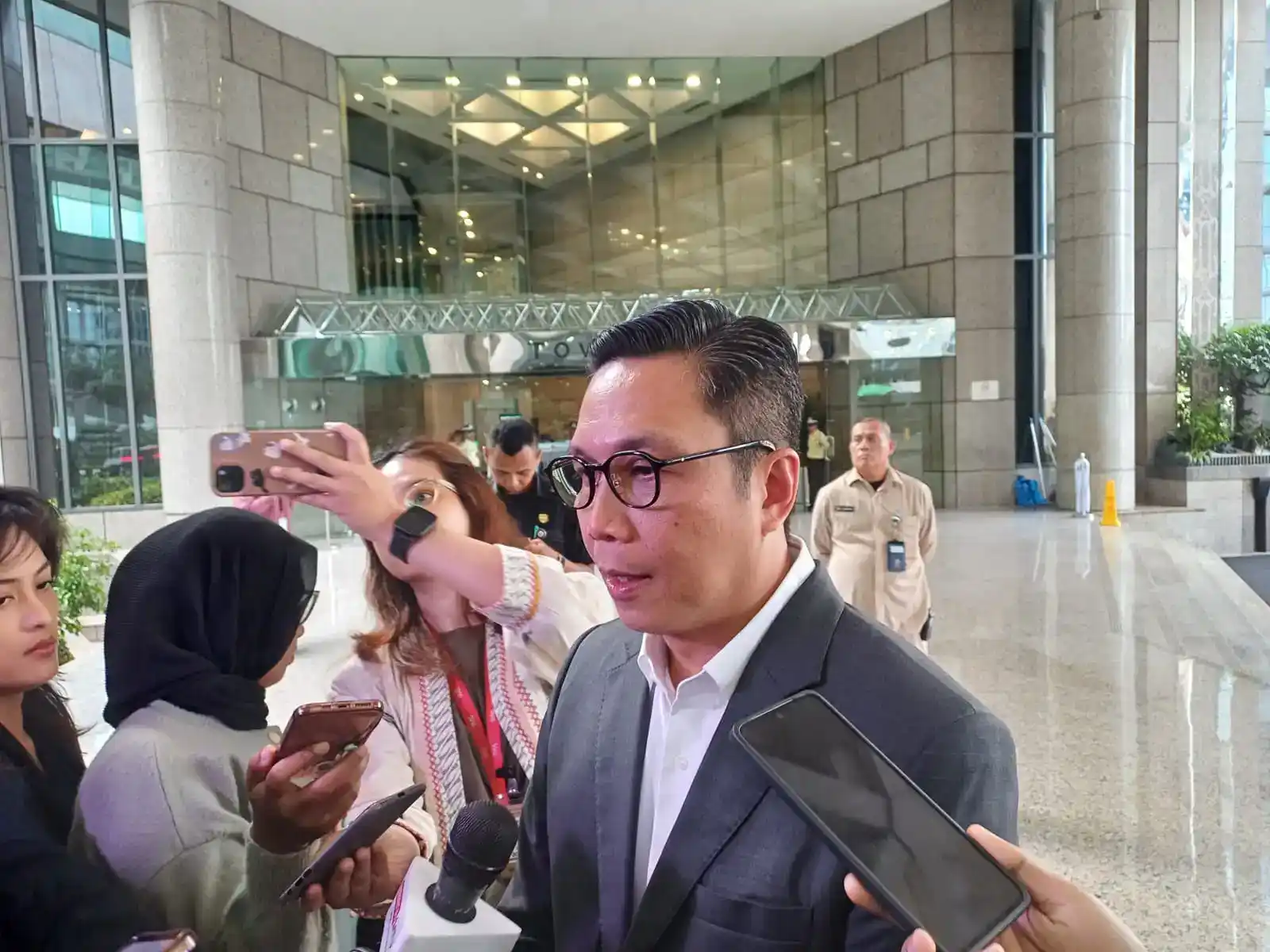 Pjs Direktur Utama BEI, Jeffrey Hendrik di Gedung BEI, Jakarta pada Senin, 6 April 2026. (Foto: Desty Luthfiani/KabarBurs.com) 