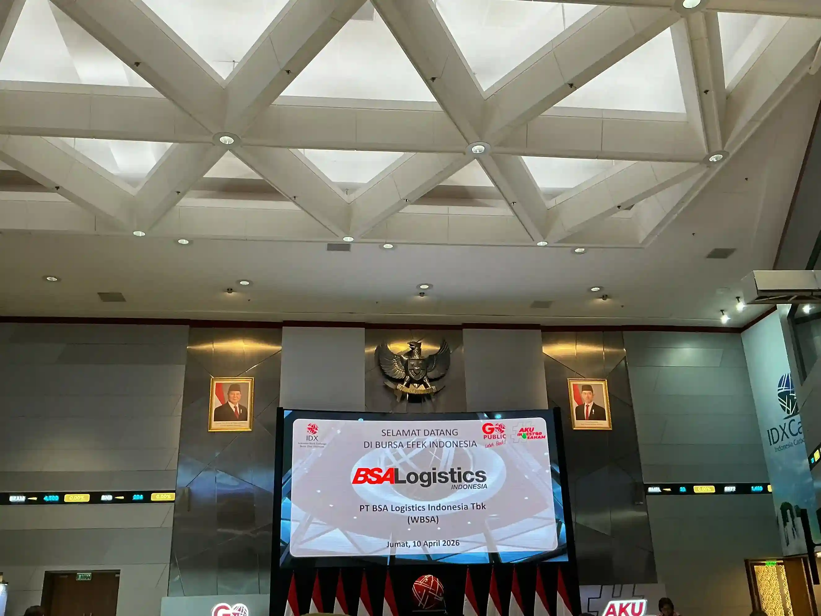 PT BSA Logistics Indonesia Tbk dengan kode saham WBSA resmi mencatatkan saham perdana di Bursa Efek Indonesia pada Jumat 10 April 2026. Desty Luthfiani/KabarBursa.com