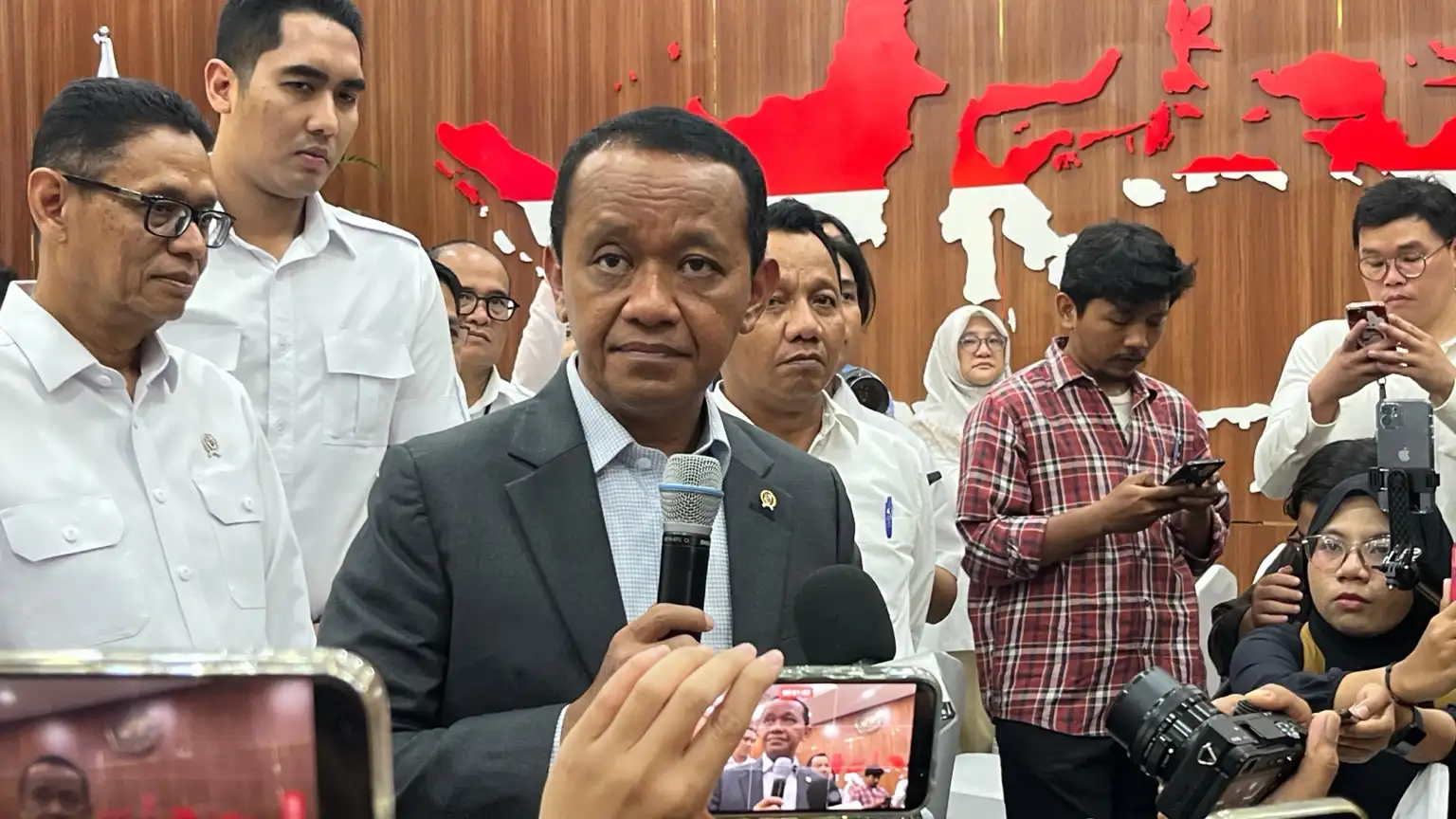 Bahlil benahi IUP tambang di kawasan hutan, dorong eksplorasi dan potensi investasi hingga USD20 miliar atau sekitar Rp340 triliun. Foto: Gusti Ridani/KabarBursa