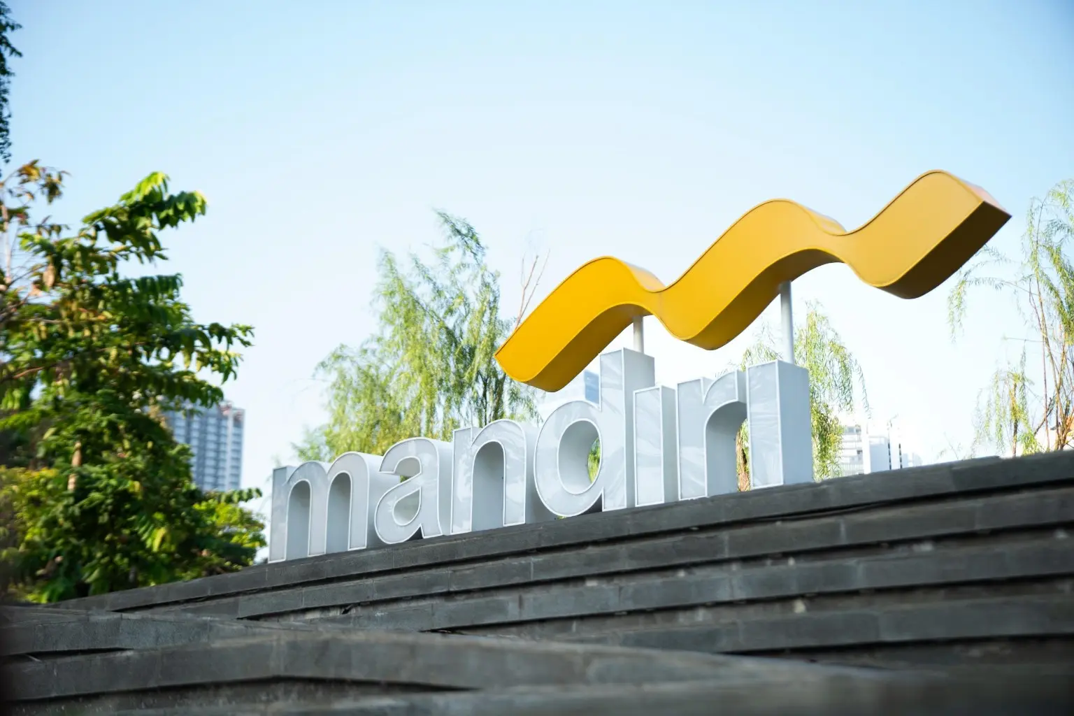 Saham bank dinilai lebih tahan krisis dan tetap menarik di tengah tekanan global, meski pergerakan masih dipengaruhi sentimen asing. Foto: Dok. KabarBursa