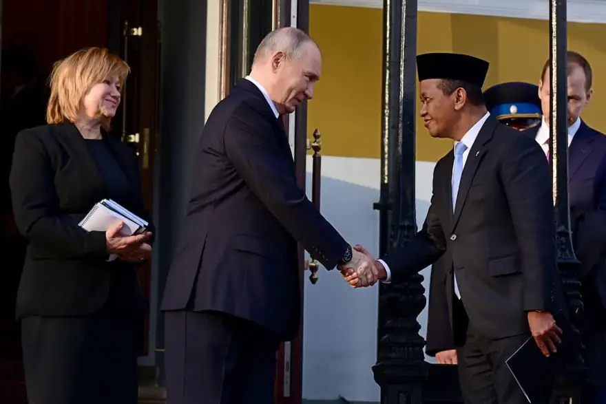 Indonesia impor 150 juta barel minyak dari Rusia untuk tutup defisit energi dan menjaga pasokan di tengah produksi domestik yang terbatas. Foto: IG @bahlillahadalia.