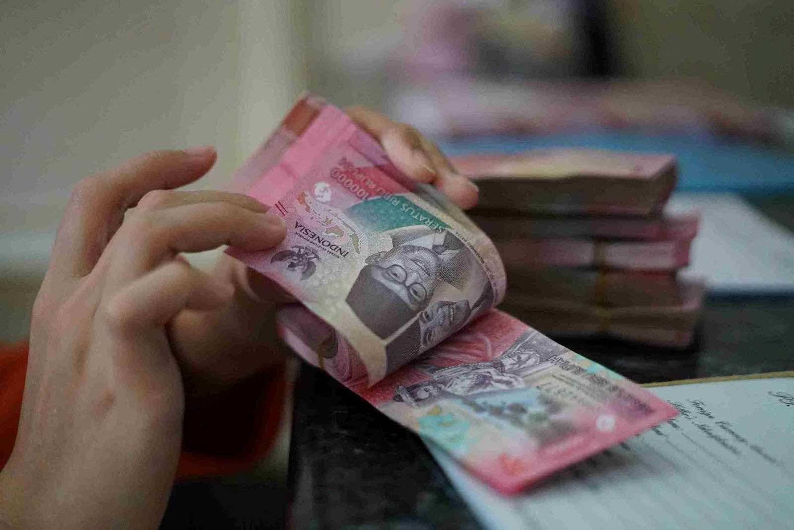 Ekonom Beberkan Cara Habibie Turunkan Dolar dari Rp16.800 ke Rp6.500: Soroti Krisis Trust Pasar!. Foto: Dok KabarBursa.com