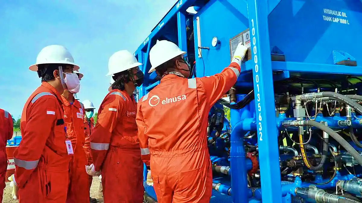 Sejumlah pekerja PT Elnusa Tbk (Foto: Dok. Elnusa)