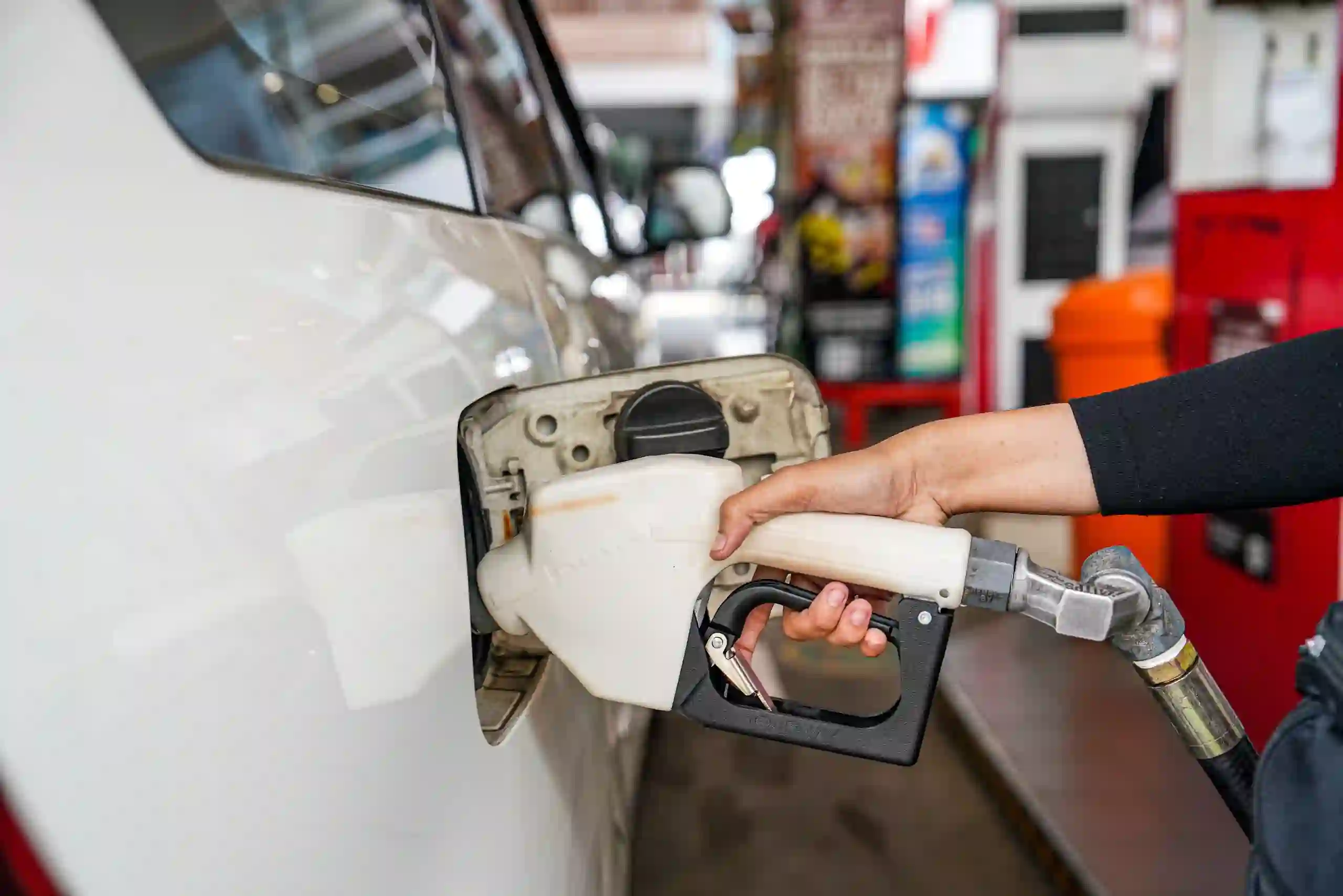 Harga Pertamax dan Pertamax Green naik 32 persen, Ekonom tinjau dampak kenaikan Pertalite yang harga aslinya diklaim tembus Rp16 ribu oer liter. Foto: dok. KabarBursa.com 