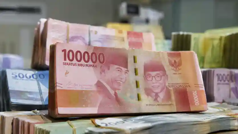 Rupiah turun 0,21 persen atau 37 poin dan mantap di posisinya 17.762 per dolar AS. (Foto: KabarBursa)