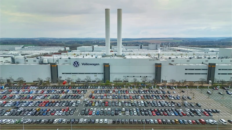Ilustrasi strategi Volkswagen hadapi dominasi BYD dan Chery. Foto: dok VW