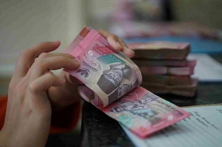 Analis memproyeksikan rupiah bergerak di kisaran Rp17.950-Rp18.010 per USD hari ini di tengah penguatan dolar AS dan defisit neraca perdagangan RI. Foto: Dok. KabarBursa.